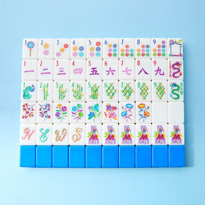 Vente en gros Nouveau jeu de Mahjong de luxe léger à 4 couches, tuiles de Mahjong bleues en acrylique, jeux de société pour adultes, enfants et famille - Product Image 4