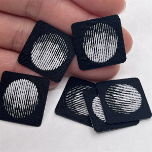 Etiquetas de Ropa con Logotipo NFC Personalizado, Etiquetas Tejidas Cosidas para Prendas, Etiquetas Plegables para Ropa - Product Image 3