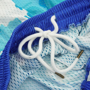 Short en maille de basket-ball de gymnastique blanc lourd en gros, short en maille de spandex de polyester de sublimation personnalisé - Product Image 2