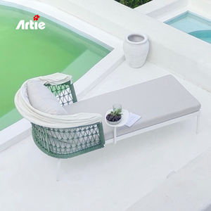 Meuble <span class=keywords><strong>de</strong></span> piscine en rotin tissé à la main <span class=keywords><strong>rond</strong></span> <span class=keywords><strong>Double</strong></span> lit <span class=keywords><strong>de</strong></span> plein air jardin PE artee meilleur luxe lit à baldaquin chaise longue moderne - Product Image 1