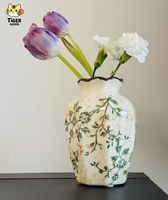 Vase en céramique artisanal vintage TG avec motif de vigne florale, vase décoratif élégant pour la maison et la décoration de mariage