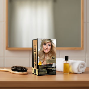 Tinte Permanente para el Cabello Thader Pharma V-Color 703 Rubio Medio Dorado Natural Sin Amoníaco Con Líquido Dorado y Aceites Florales - Product Image 3