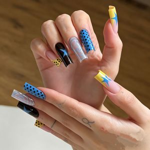 <span class=keywords><strong>Uñas</strong></span> Postizas Largas Estilo Ataúd con Diseño Floral Retro, Puntos Verdes y <span class=keywords><strong>Margaritas</strong></span> Pintadas a Mano, <span class=keywords><strong>Uñas</strong></span> Falsas Reutilizables en Tonos Neutros Vintage - Product Image 5