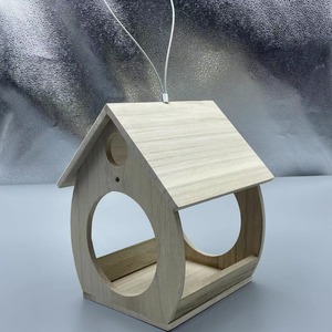 Mangeoire à oiseaux en bois 17x16x22 cm, en bois de paulownia durable, décoration de jardin suspendue pour l'extérieur - Product Image 1