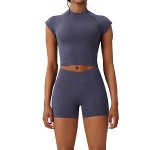 Shorts de yoga sportifs pour femmes, simples, écologiques, respirants, en spandex/nylon, logo frontal, extensible dans les quatre sens - Product Image 3