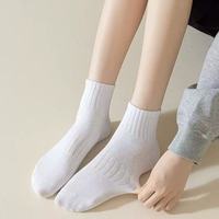 Chaussettes de sport blanches simples pour jeunes et adultes, à prix d'usine, personnalisables avec votre logo et emballage