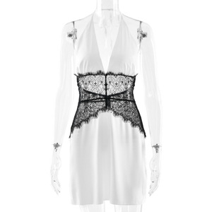 Robe courte à col halter avec taille cintrée en dentelle, dos nu transparent, tenue de soirée - Product Image 5