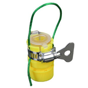 Connecteur universel jaune-vert en plastique et caoutchouc pour tuyau d'arrosage avec système de verrouillage par corde, type 4/6, double usage - Product Image 1