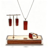 Collier, boucles d'oreilles et bague en bois naturel et acier inoxydable avec logo personnalisé, incrustation géométrique en bois – Fournisseur d'usine de bijoux