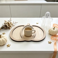 Plateau décoratif en bois creux en forme de citrouille d'Halloween, plat de service plat 2D pour la décoration de table de fête