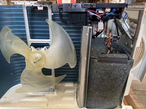 Aire Acondicionado Inteligente de Alta Gama de 12000 BTU y 1.5 HP, Marca Hisense, con Wifi, Bomba de Calor, Sin Viento, para Uso Doméstico y Hotelero - Product Image 5