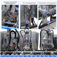 Machine de remplissage entièrement automatique pour flacons de parfum liquide avec système d'indexage linéaire pour la production de flacons en verre
