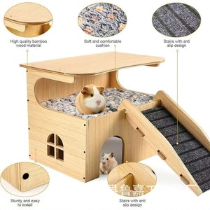 Casa de madera para hámster de dos pisos con rampa y cama para uso en interiores y exteriores, hábitat duradero para animales pequeños - Product Image 4