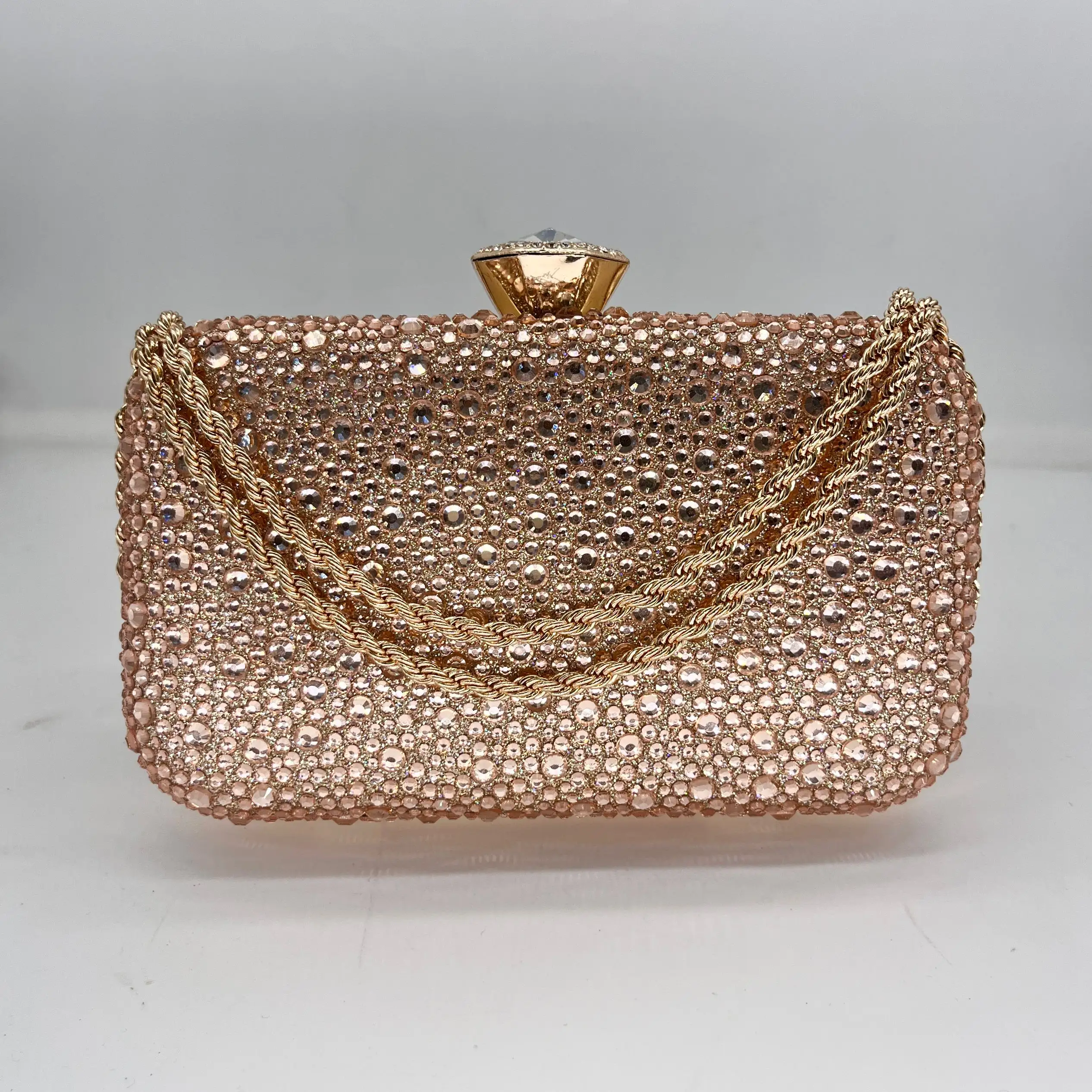 The new crystal colored diamond ladies clutch bag luxurious luxurious high fashion party dinner wedding ladies evening gift bag