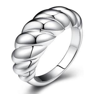 Anello con Corda Intrecciata Stile Croissant Unisex, Accessorio Moda per Feste e Outfit Quotidiani - Product Image 1
