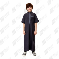Nouveau design Abaya islamique style marocain pour enfants garçons Thobe fait à la main en polyester Logo personnalisé Patte de fixation broderie élégante