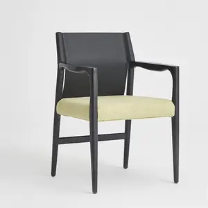 प्योरलीफील प्राचीन शैली काली सैडल चमड़े की होम आर्मरेस्ट कुर्सी इटालियन लाइट लक्जरी सॉलिड वुड डाइनिंग कुर्सी रेस्तरां कुर्सी