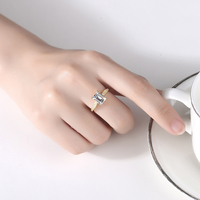 CZCITY Bague élégante en argent 925 plaqué or pour femme, avec grande pierre carrée taillée émeraude en zircon CZ, style coréen tendance