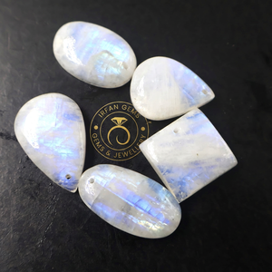Cabochons de pierre de lune naturelle arc-en-ciel blanc-bleu, taille personnalisable, vente en gros, certifiés par un tiers, jeu de couleurs précieux - Product Image 1