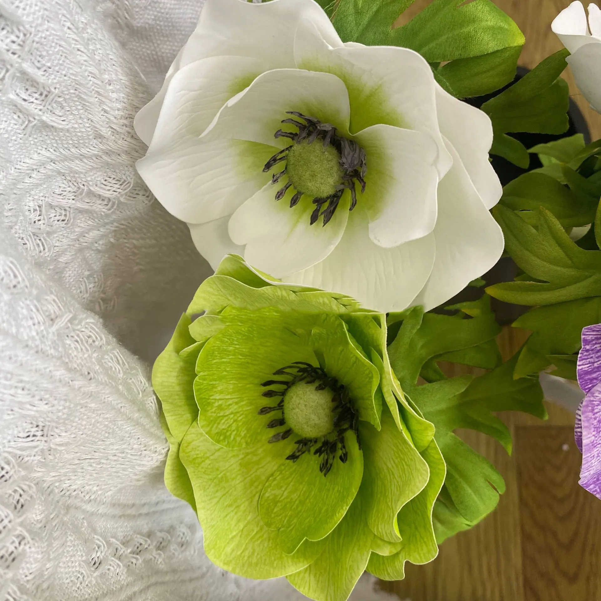 Bunga artifisial asli sentuh, berkelompok Anemone satu tangkai panjang bunga sutra untuk pesta pernikahan buket dekorasi perayaan