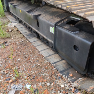 En stock, excavatrice sur chenilles Komatsu PC210LC d'occasion, engin de construction de taille moyenne - Product Image 6