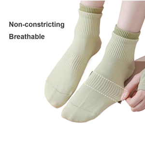 Calcetines de equipo de Yoga y Pilates de estilo informal para mujer, Gel antideslizante punteado, Material de LICRA de compresión con logotipo personalizado para ejercicio físico - Product Image 3