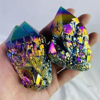 Offre Spéciale de haute qualité naturel arc-en-ciel aura brute points de quartz sculptures guérison coloré grappe de cristal de titane pour la décoration