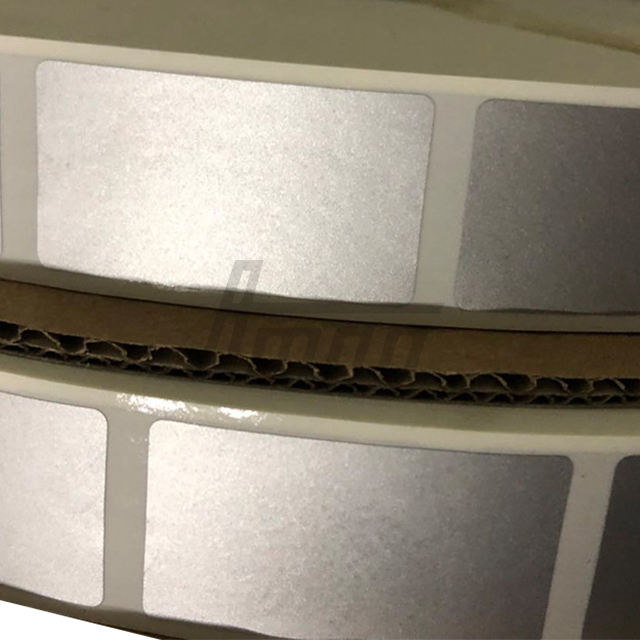 สีเทาอ่อน