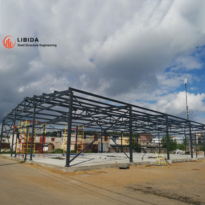 车间用低成本轻型框架预制钢车库建筑夹芯板金属钢储存棚 - Product Image 3