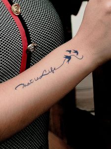 Adesivi per Tatuaggi Semipermanenti Minimalisti per Dita e Mani, Tatuaggi Temporanei Ecologici in Carta con Trasferimento ad Acqua - Product Image 1
