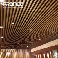 Faux plafond suspendu en aluminium linéaire à lamelles