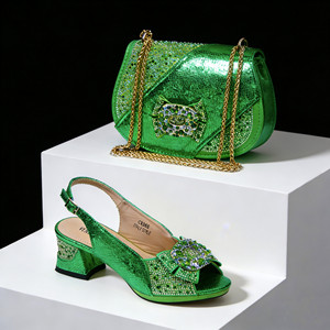 Conjunto de Zapatos Africanos de Punta Abierta y Bolso de Alta Calidad para Fiesta en Nigeria, Sandalias de Tacón Alto con Botones para Verano y Otoño, y Clutch a Juego con Pedrería - Product Image 3