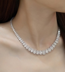 Collier tennis de luxe pour femme en diamant CVD de laboratoire taille brillant graduée, plaqué or 14 carats, chaîne continue à tailles dégradées - Product Image 5