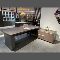 Bureau de direction moderne de luxe en forme de L pour la table du directeur du bureau du patron Taille normale en bois MDF noir Bureau de direction élégant
