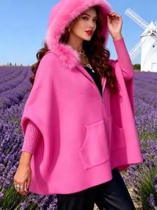 Модное женское шерстяное пальто оверсайз на осень/зиму с капюшоном, карманами на молнии и меховым воротником - Product Image 2