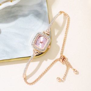 Montre à quartz élégante pour femme, cadran carré, boîtier monobloc en alliage, verre minéral, bracelet fin, affichage à aiguilles - Meilleures ventes - Product Image 3