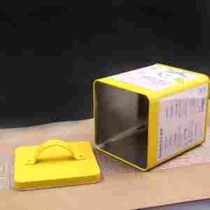 Boîte en fer blanc empilable pour dosettes de détergent à lessive-Stockage carré de 11.5x11.5x16.2cm avec couvercle à poignée et base en relief - Product Image 4