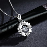 Vente Flash Tmall : Collier de Luxe en Argent Sterling 925 pour Femme, Pendentif Fleur Suspendu avec Pierre Naturelle, Idéal au Quotidien et pour Noël