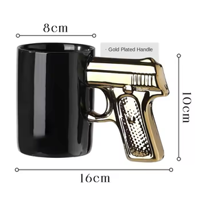 Tasse à thé en céramique faite à la main, design 3D pistolet cool, mug à café original, cadeau de Noël pour les fêtes - Product Image 6