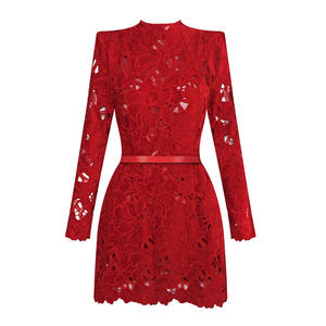 A11275 Abito Mini in <span class=keywords><strong>Velluto</strong></span> <span class=keywords><strong>Rosso</strong></span> con Pizzo per Donna: <span class=keywords><strong>Vestito</strong></span> da Festa a Maniche Lunghe con Collo Alto e Cintura - Elegante Abbigliamento da Cocktail/Sera Formale - Product Image 2