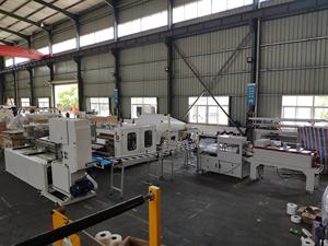 خط إنتاج أوتوماتيكي بالكامل للفائف ورق التواليت مع آلة إعادة اللف وقاطع أوتوماتيكي وآلة تغليف أوتوماتيكية للورق - Product Image 3