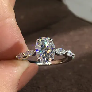 18K 골드 쥬얼리 1 캐럿 다이아몬드 반지 가격 초기 타원형 Moissanite 사랑 반지