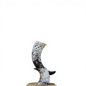 Corne à boire Viking Dragon avec support, en corne de buffle polie, étanche, décoration d'intérieur, cadeau pour lui - Product Image 1