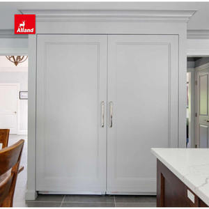 Meubles <span class=keywords><strong>de</strong></span> <span class=keywords><strong>cuisine</strong></span> classiques gris clair Alland avec comptoir en marbre, portes encastrées, <span class=keywords><strong>hotte</strong></span> et îlot en noyer - Product Image 4