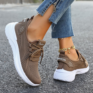 Nouvelles baskets respirantes en mesh pour femmes, légères, à enfiler, anti-transpiration, durables, toutes saisons, pour les trajets quotidiens et les occasions décontractées - Product Image 5