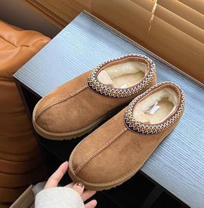 Nouvelles <span class=keywords><strong>bottes</strong></span> d'hiver confortables pour femmes, style ethnique de luxe, type Uggs, avec doublure en fourrure véritable, chaussures d'intérieur moelleuses et douillettes - Product Image 2