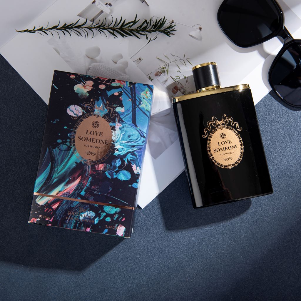 women love women wearing men's cologne