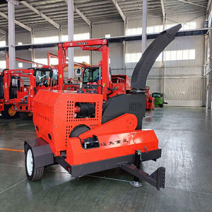 Broyeur de bois commercial monté sur remorque, alimenté au diesel, avec pompe à engrenages pour le traitement des branches d'arbres et des déchets de jardin - Foresterie mobile - Product Image 1