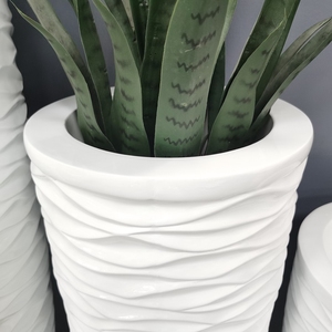 Maceta Moderna con Diseño Floral en Relieve, Blanca, <span class=keywords><strong>de</strong></span> <span class=keywords><strong>Fibra</strong></span> <span class=keywords><strong>de</strong></span> <span class=keywords><strong>Vidrio</strong></span>, en Forma <span class=keywords><strong>de</strong></span> Cubo, para Flores Artificiales, Hogar y Jardín - Product Image 3