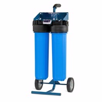 Système de filtration d'eau portable sur roues sans traces avec double boîtier Big Blue pour le nettoyage de panneaux solaires, de fenêtres et de yachts
